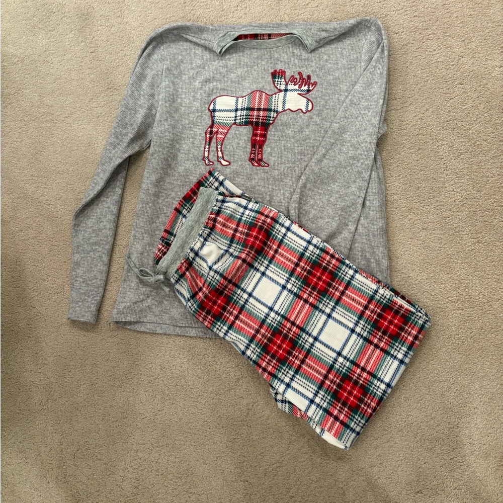 ❤️ Eddie Bauer Gray and Red Plaid Moose Pajama Set